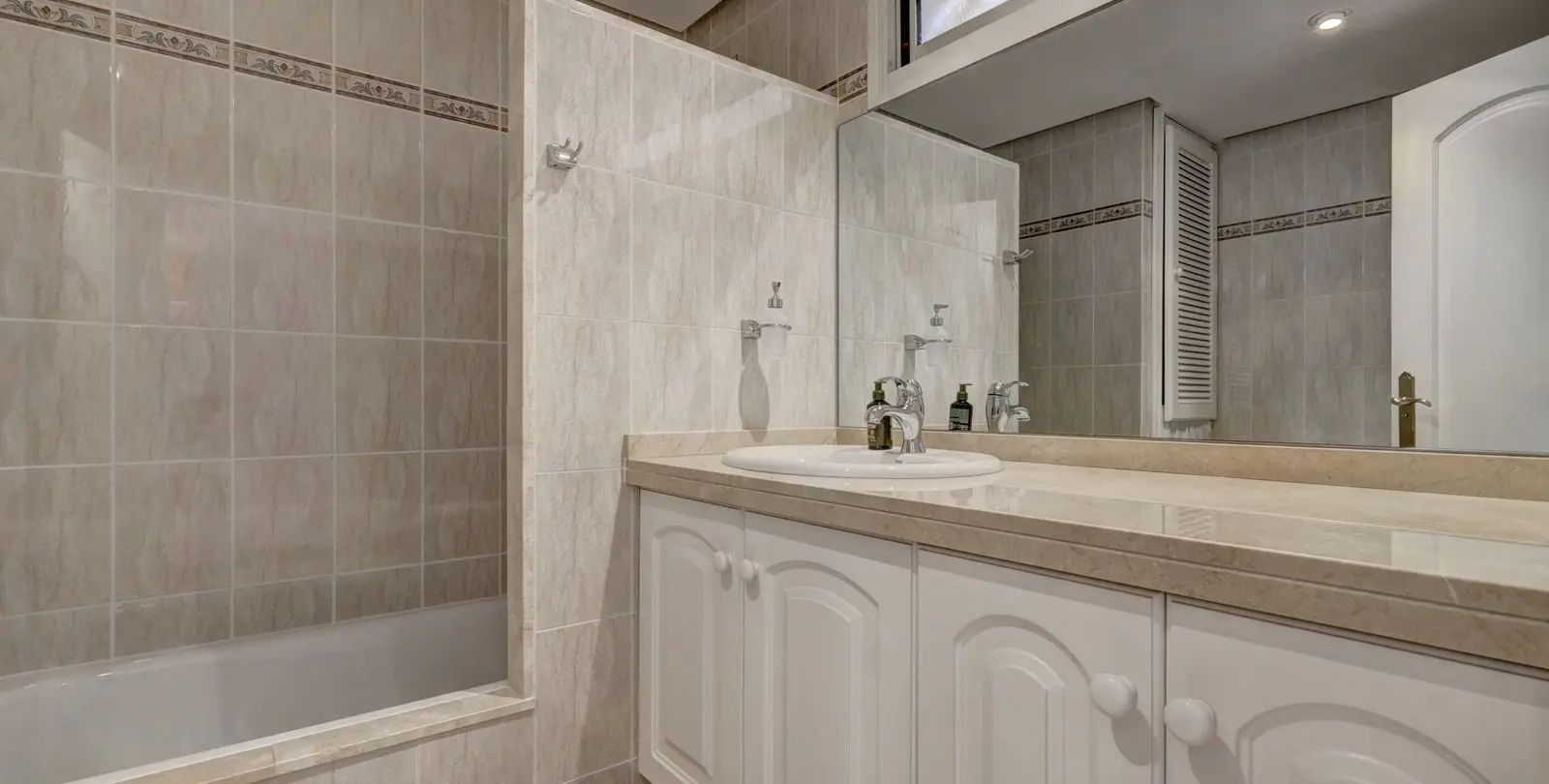 Sale of penthouse in Torrequebrada 22