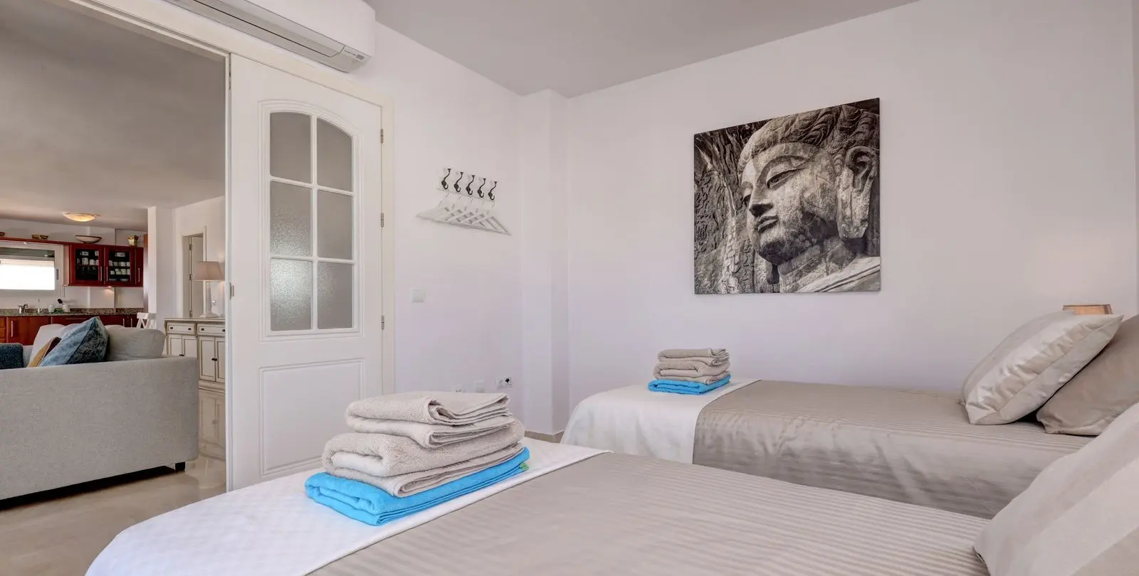 Sale of penthouse in Torrequebrada 44
