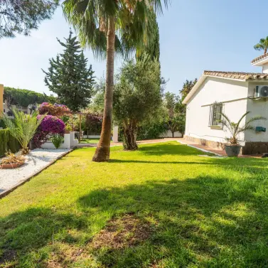 Venta de villa independiente en Calahonda