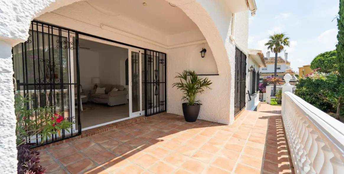 Venta de villa independiente en Calahonda 11