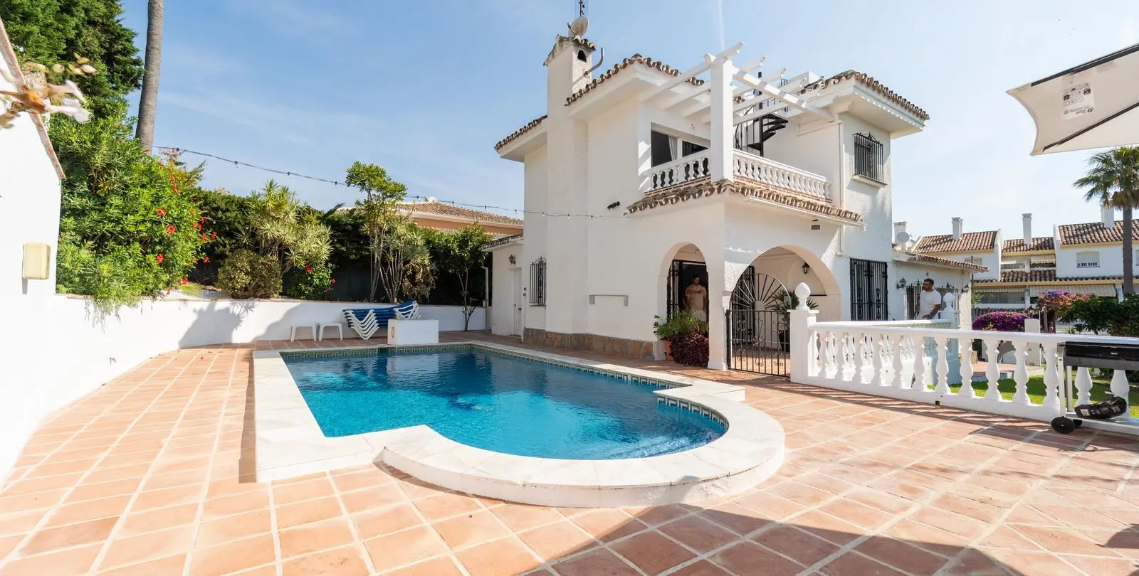 Venta de villa independiente en Calahonda 1