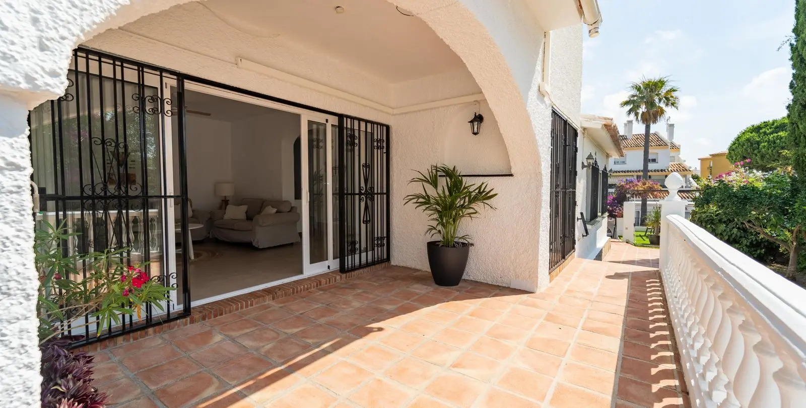 Venta de villa independiente en Calahonda 11