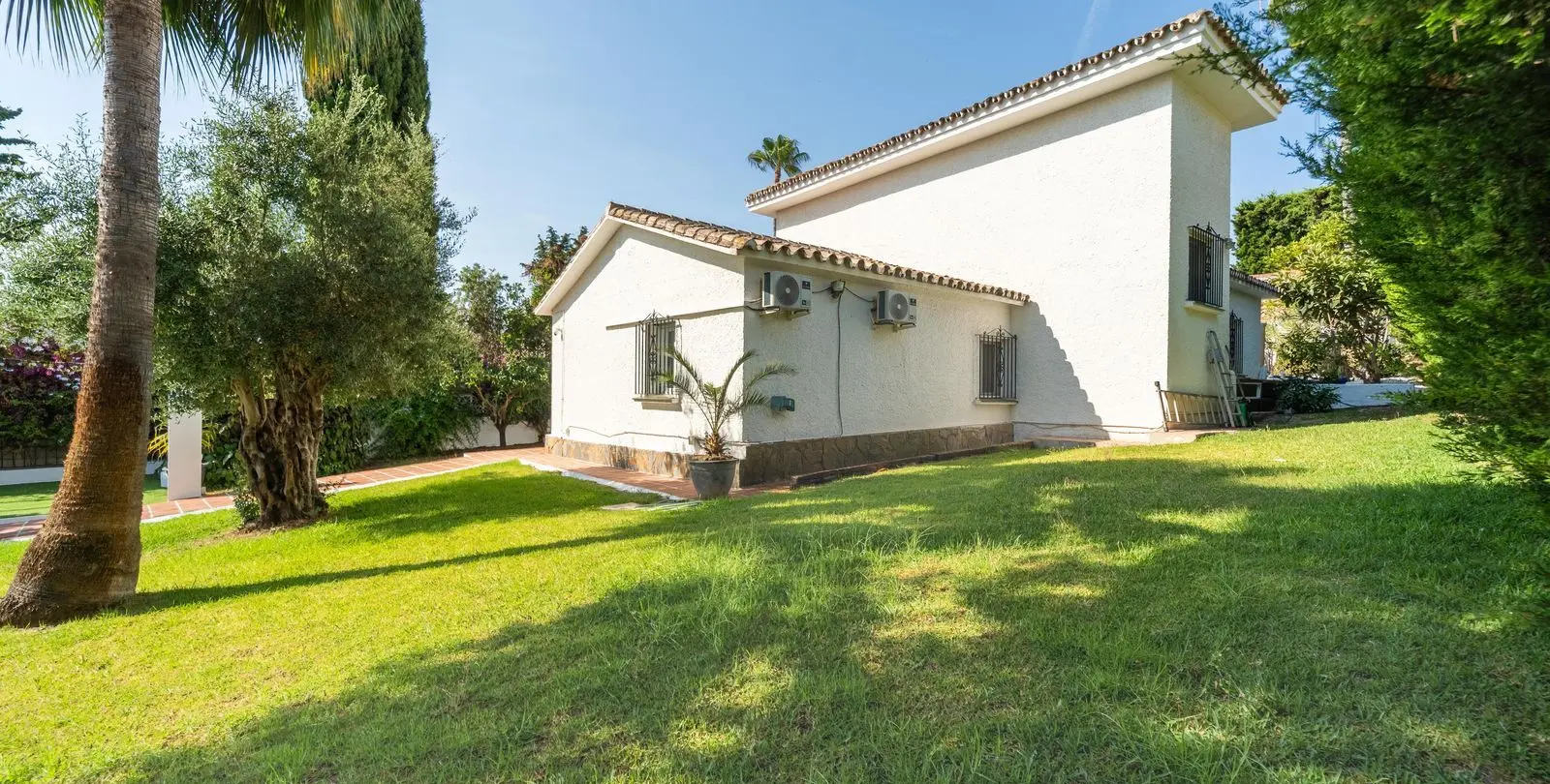 Venta de villa independiente en Calahonda 13