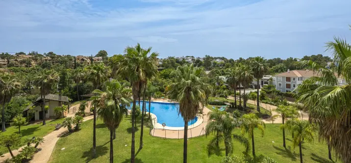Sale of commercial premises in El Paraiso 2