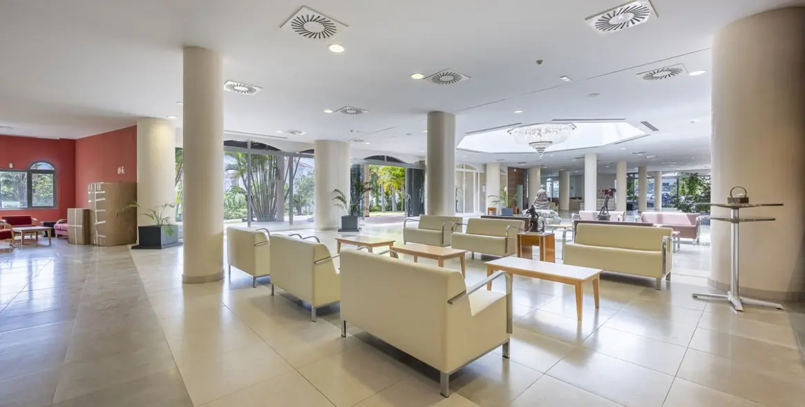 Продажа коммерческого помещения в El Paraiso 14