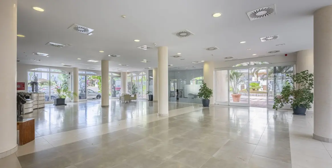 Продажа коммерческого помещения в El Paraiso 21