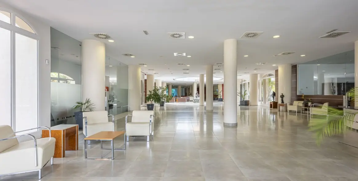 Продажа коммерческого помещения в El Paraiso 22