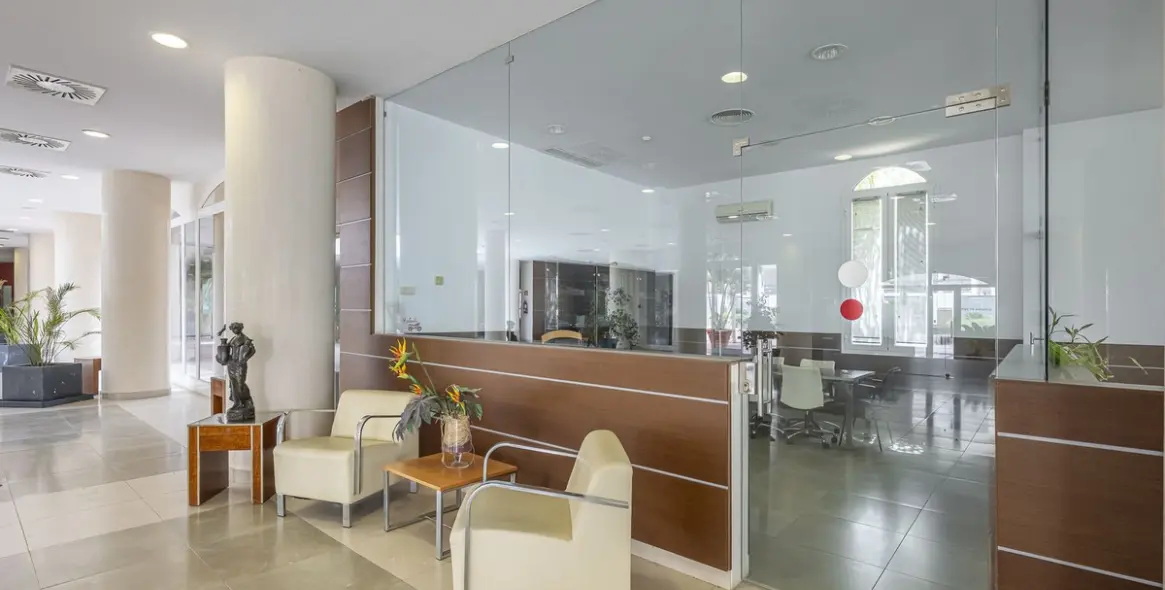 Продажа коммерческого помещения в El Paraiso 24