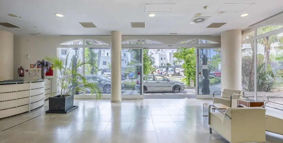 Продажа коммерческого помещения в El Paraiso 25