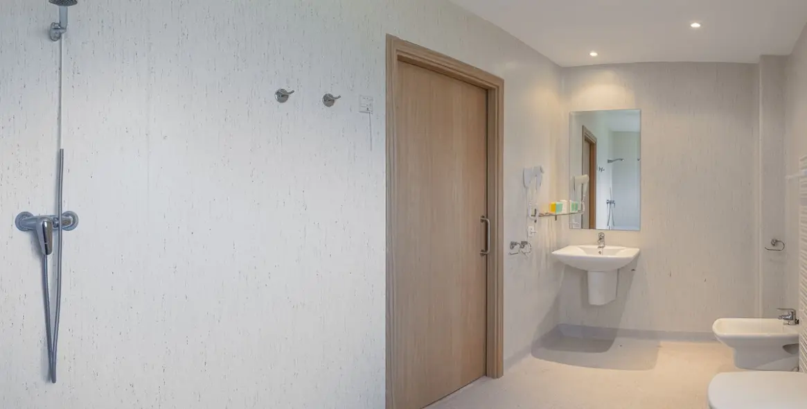 Продажа коммерческого помещения в El Paraiso 32