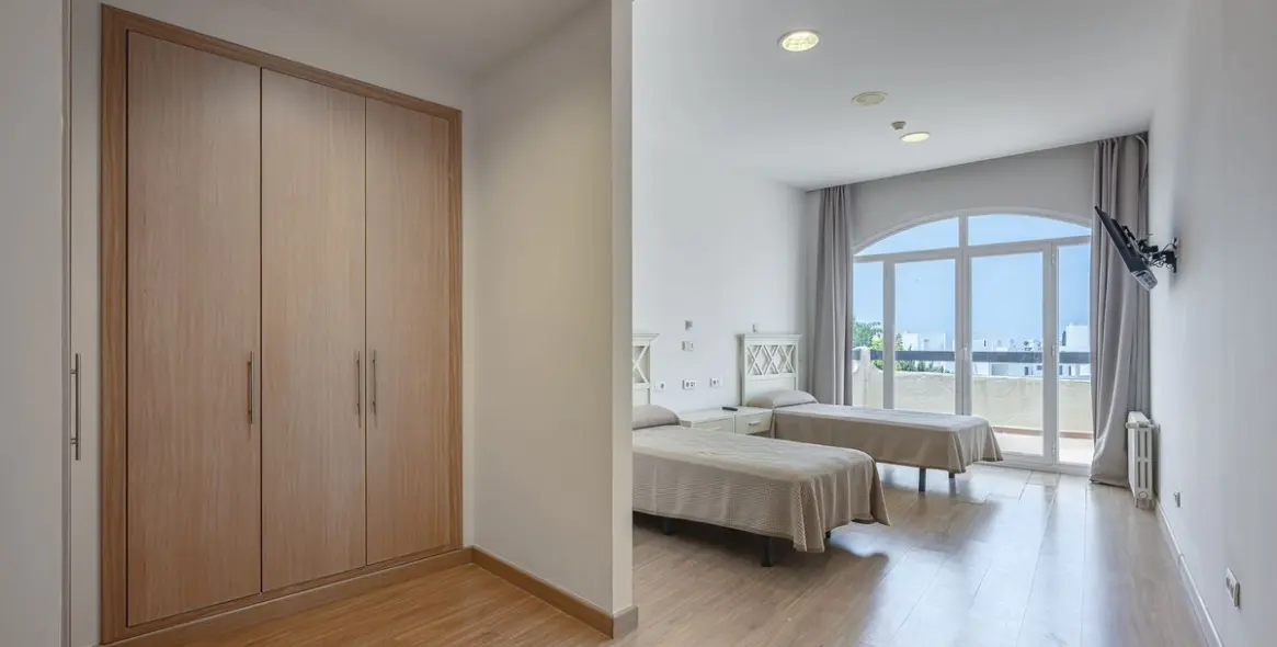 Продажа коммерческого помещения в El Paraiso 33