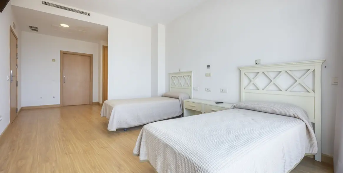 Продажа коммерческого помещения в El Paraiso 34