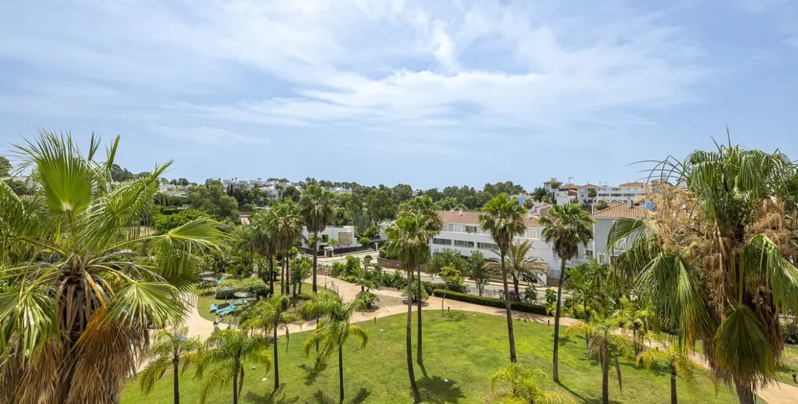 Продажа коммерческого помещения в El Paraiso 35