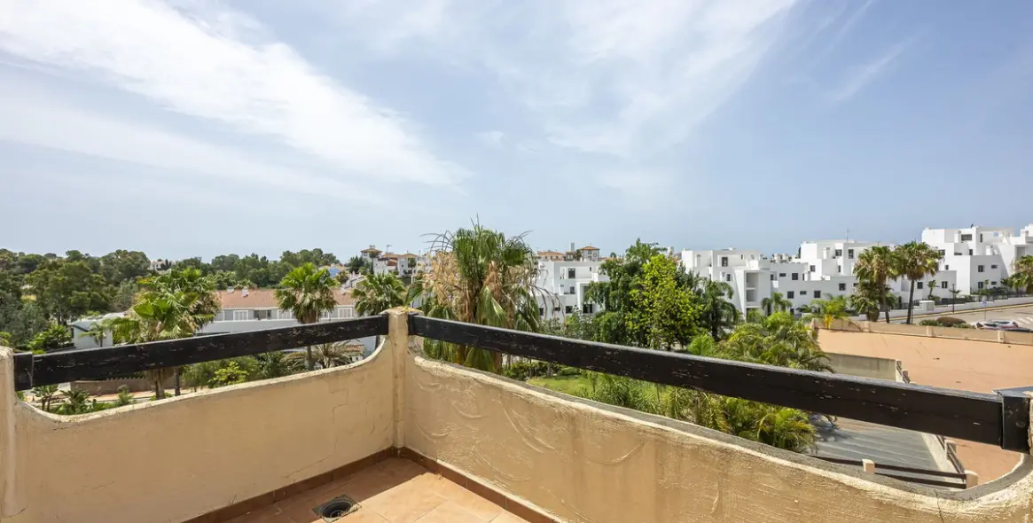 Продажа коммерческого помещения в El Paraiso 36