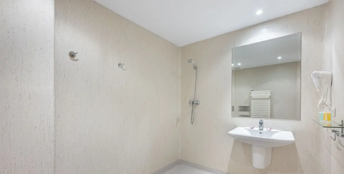 Продажа коммерческого помещения в El Paraiso 41