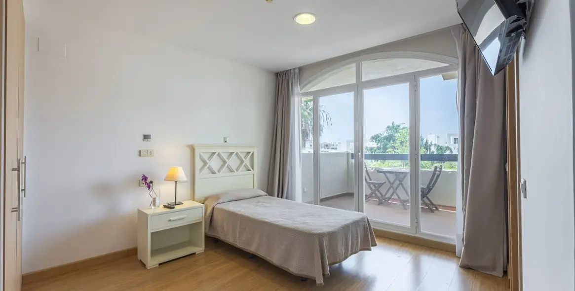 Продажа коммерческого помещения в El Paraiso 42