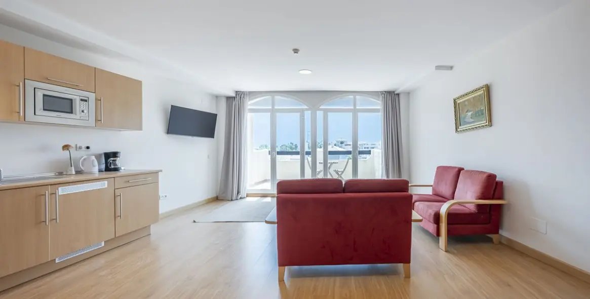 Продажа коммерческого помещения в El Paraiso 48