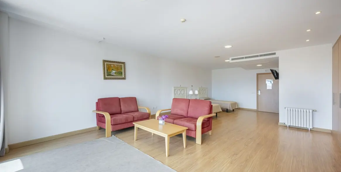 Продажа коммерческого помещения в El Paraiso 49