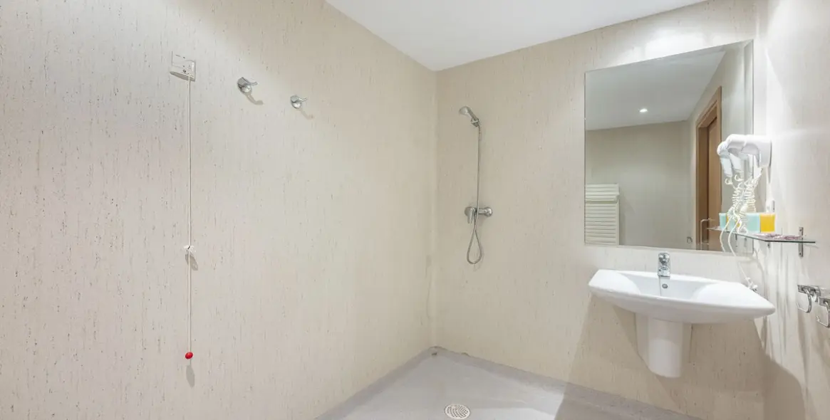 Продажа коммерческого помещения в El Paraiso 53