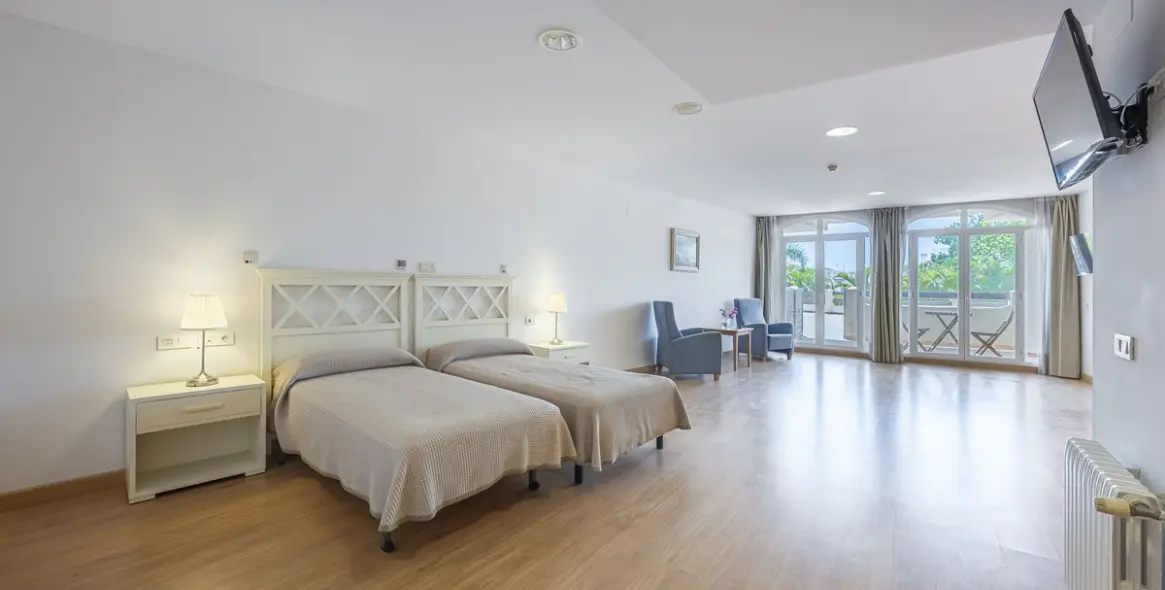 Продажа коммерческого помещения в El Paraiso 54