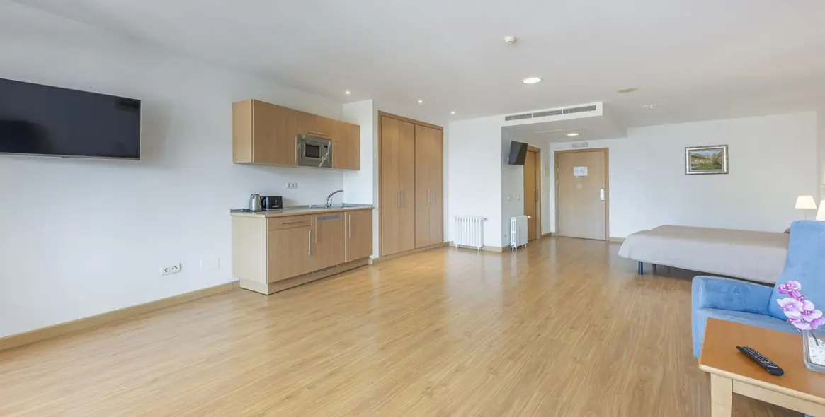 Продажа коммерческого помещения в El Paraiso 56