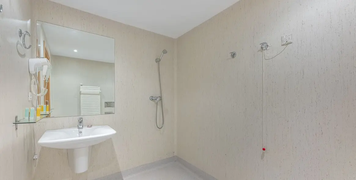 Продажа коммерческого помещения в El Paraiso 57