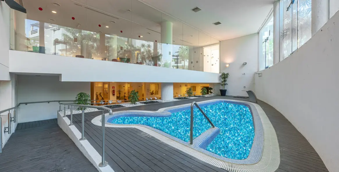 Продажа коммерческого помещения в El Paraiso 67