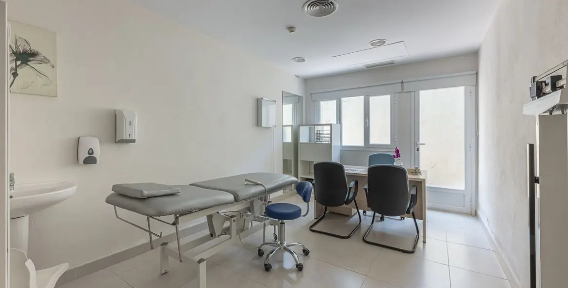 Продажа коммерческого помещения в El Paraiso 70