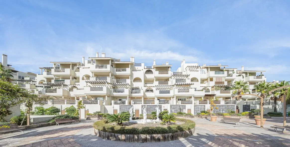 Продажа коммерческого помещения в El Paraiso 98