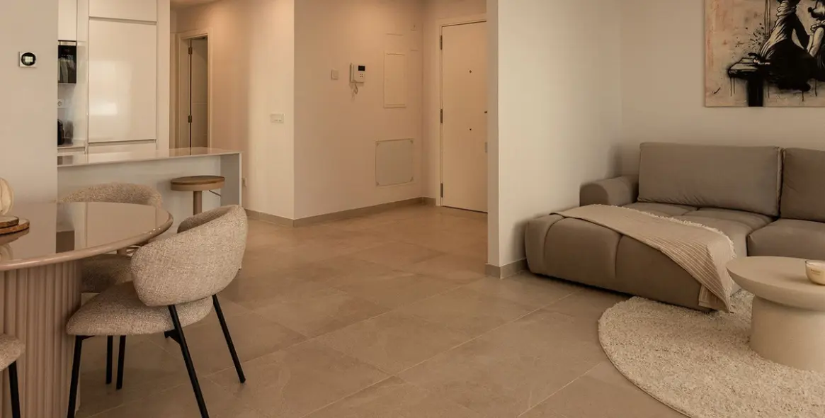 Alquiler a largo plazo de apartamento en planta baja en Estepona 2