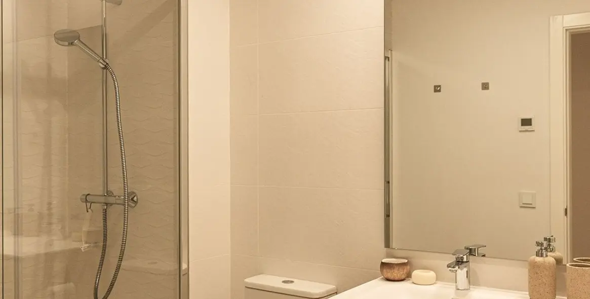 Alquiler a largo plazo de apartamento en planta baja en Estepona 8