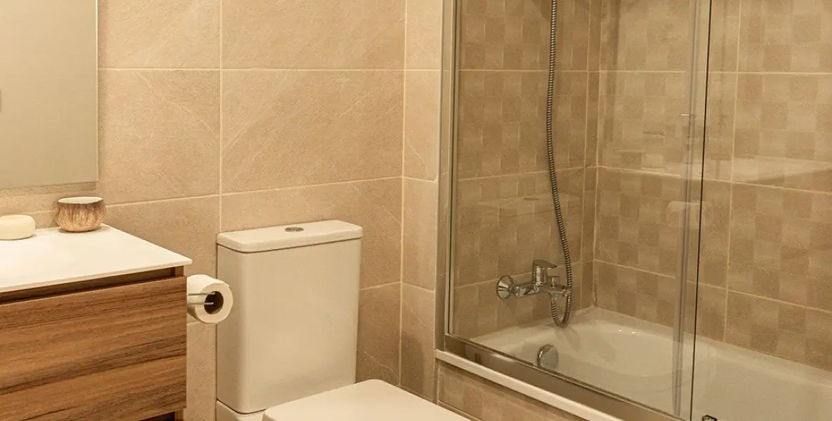 Alquiler a largo plazo de apartamento en planta baja en Estepona 9