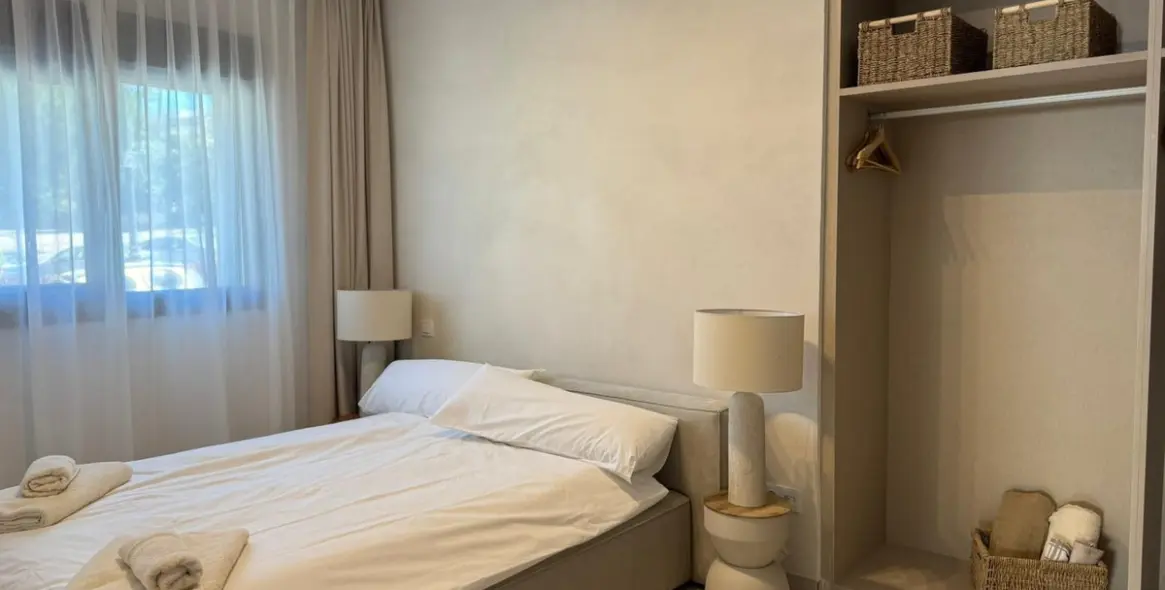 Alquiler a largo plazo de apartamento en planta baja en Estepona 14