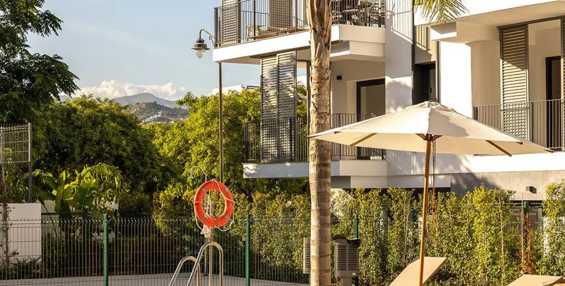Alquiler a largo plazo de apartamento en planta baja en Estepona 17