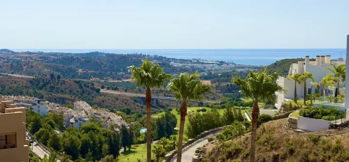 Long-term rent of middle floor apartment in Calanova Golf 0