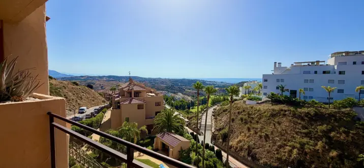 Long-term rent of middle floor apartment in Calanova Golf 1