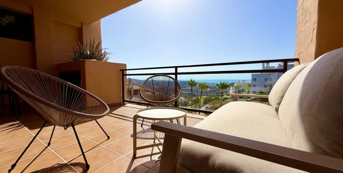 Long-term rent of middle floor apartment in Calanova Golf 3
