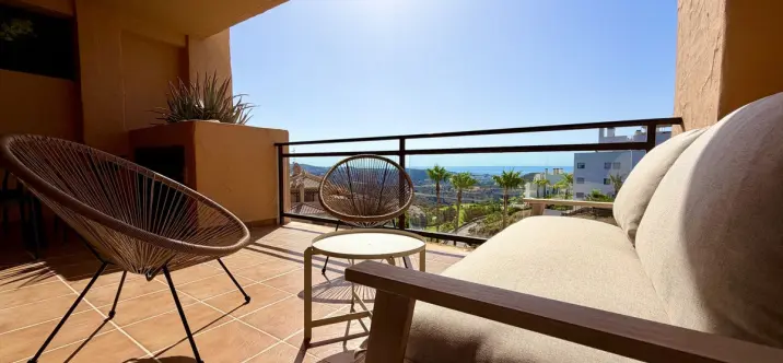 Long-term rent of middle floor apartment in Calanova Golf 2