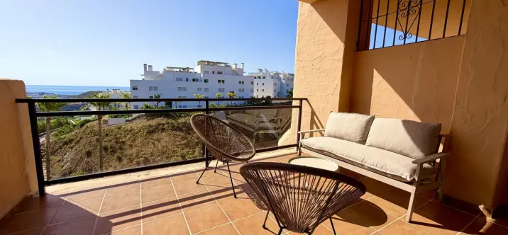 Long-term rent of middle floor apartment in Calanova Golf 3