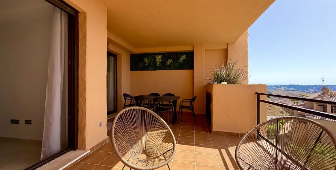 Long-term rent of middle floor apartment in Calanova Golf 5