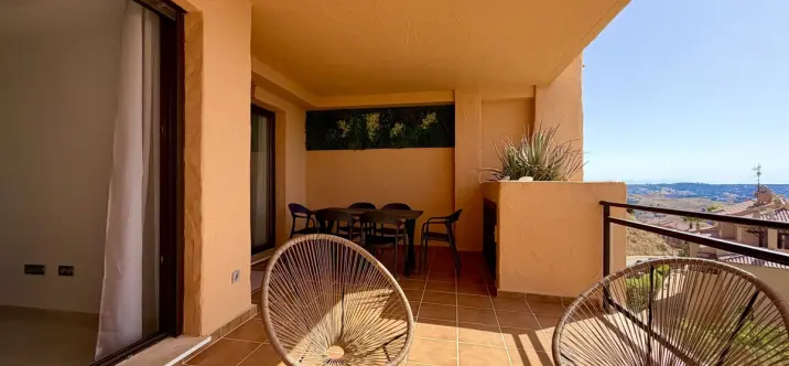 Long-term rent of middle floor apartment in Calanova Golf 4