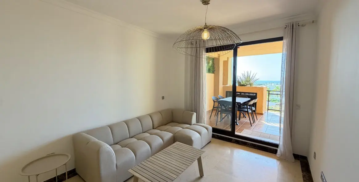 Long-term rent of middle floor apartment in Calanova Golf 10