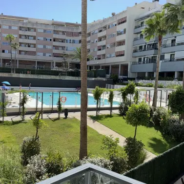 Sale of middle floor apartment in Las Lagunas