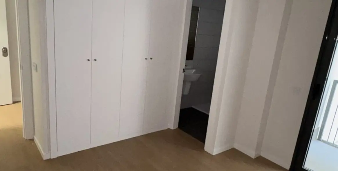 Sale of middle floor apartment in Las Lagunas 4