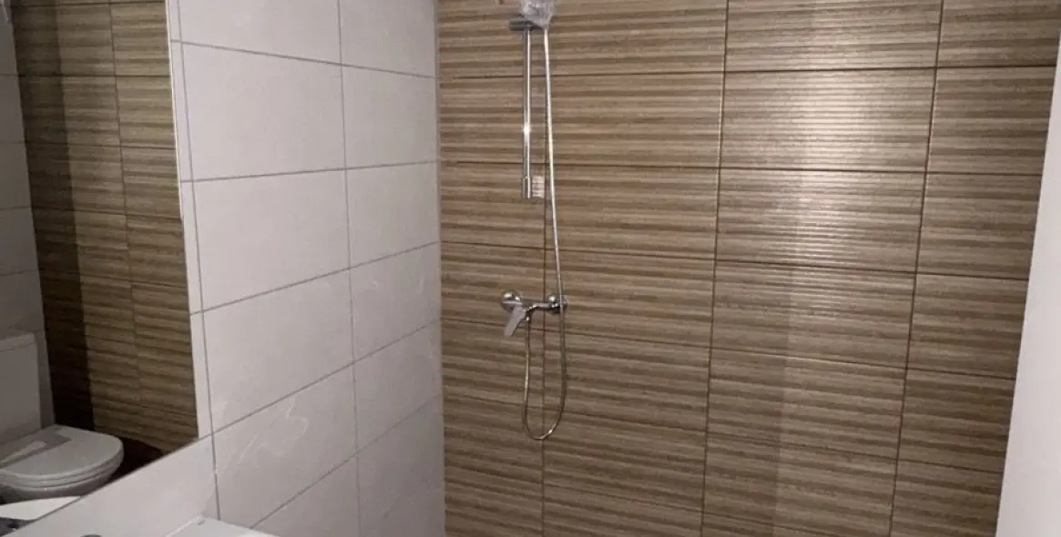 Sale of middle floor apartment in Las Lagunas 5