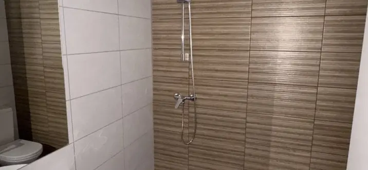 Sale of middle floor apartment in Las Lagunas 4