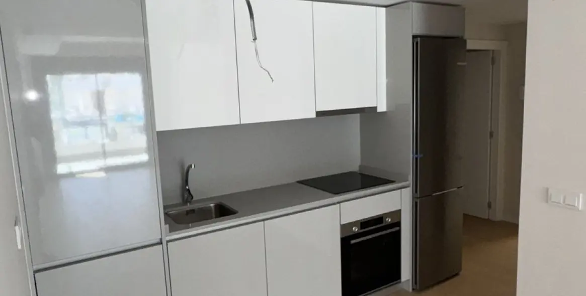 Sale of middle floor apartment in Las Lagunas 7