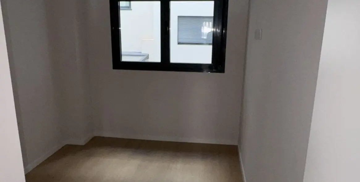 Sale of middle floor apartment in Las Lagunas 15