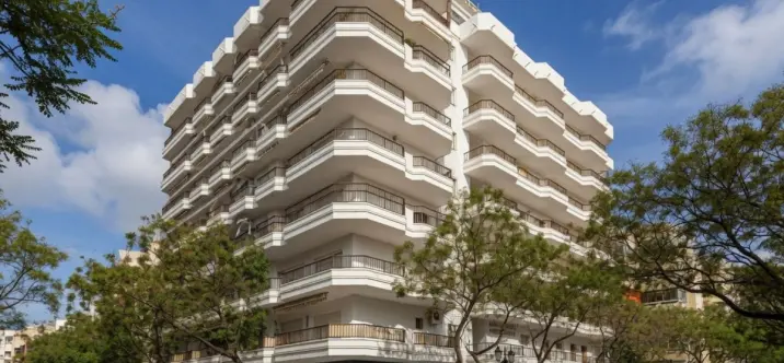 Продажа апартаментов на среднем этаже в Marbella 0