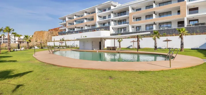 Sale of ground floor apartment in Higueron 1
